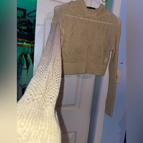 Cropped Sweater - Picture 1 of 3